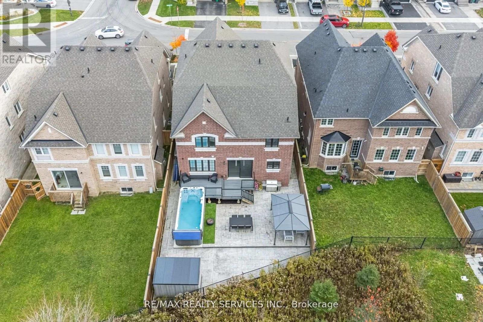 112 Newhouse Boulevard, Caledon, ON - Outdoor