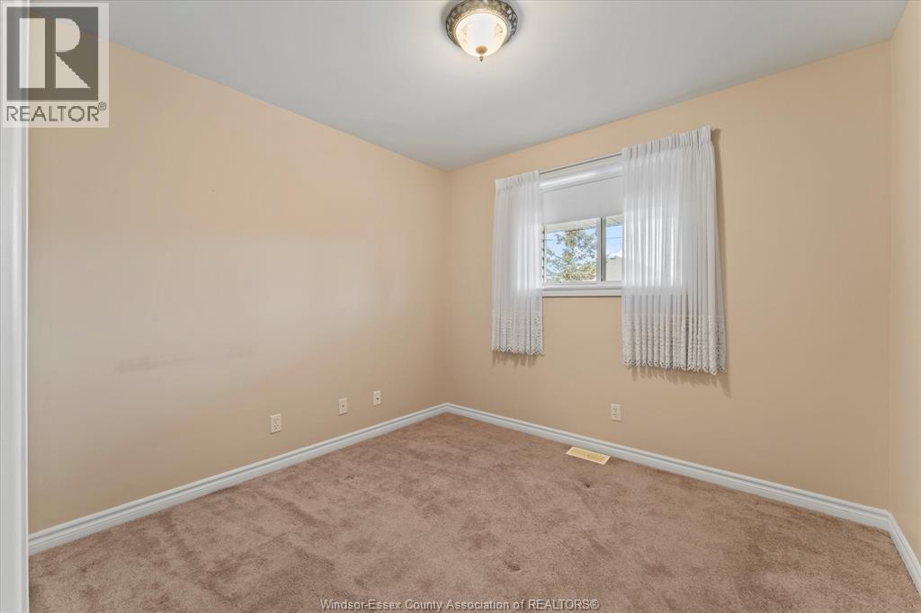 2538 Duneshill, Windsor, ON - Indoor Photo Showing Other Room