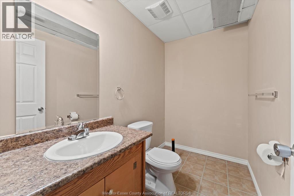 2538 Duneshill, Windsor, ON - Indoor Photo Showing Bathroom