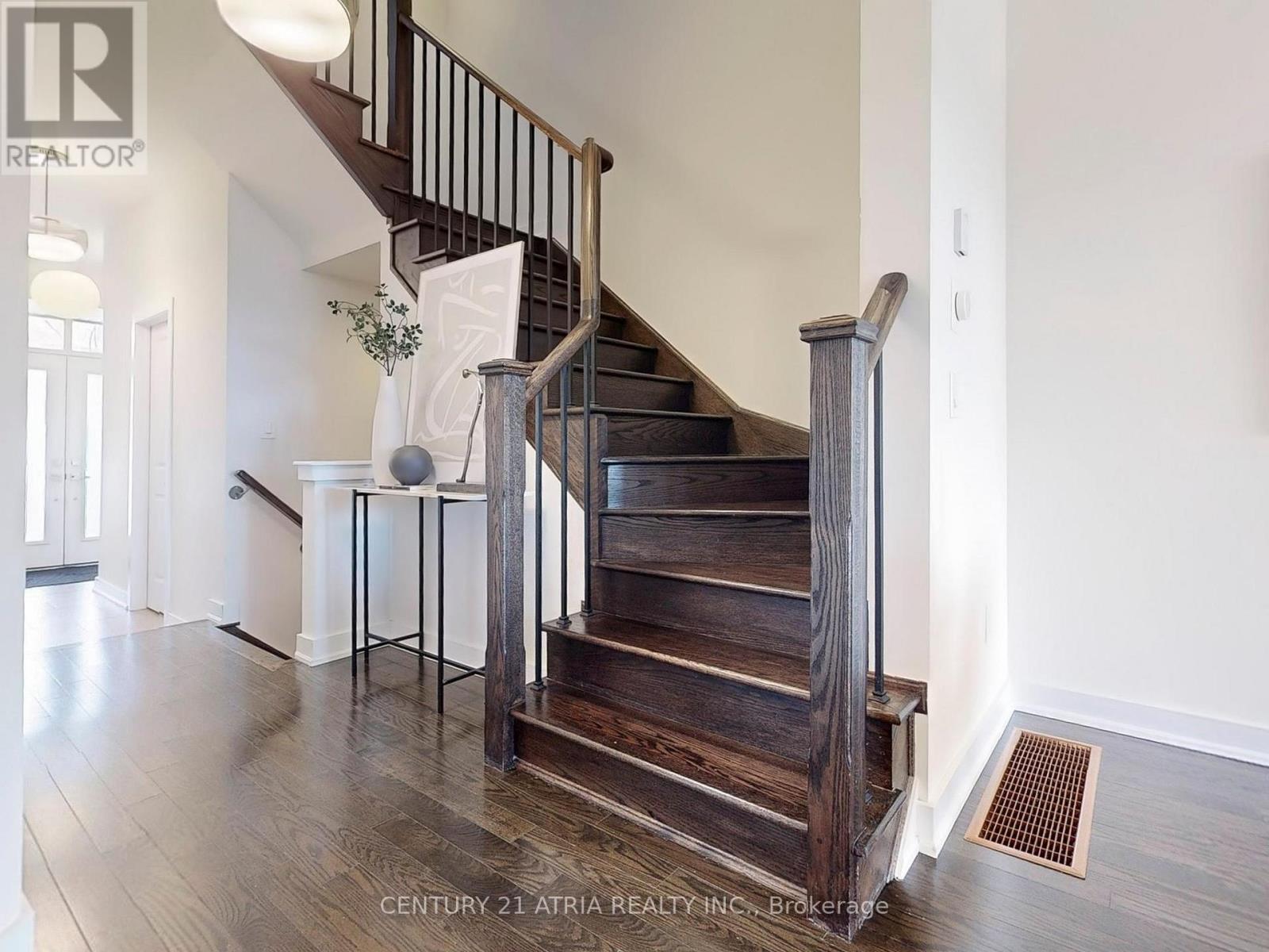 105 Anchusa Drive, Richmond Hill, ON - Indoor Photo Showing Other Room