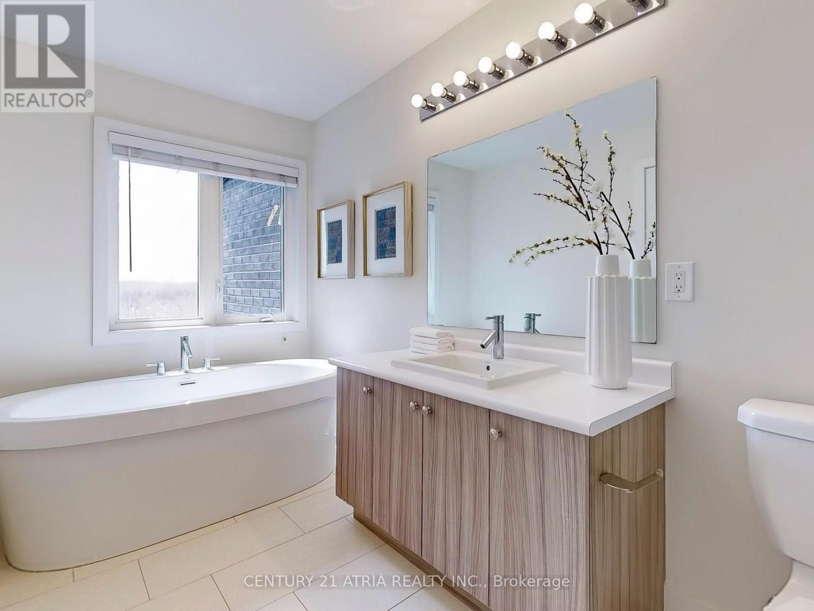 105 Anchusa Drive, Richmond Hill, ON - Indoor Photo Showing Bathroom