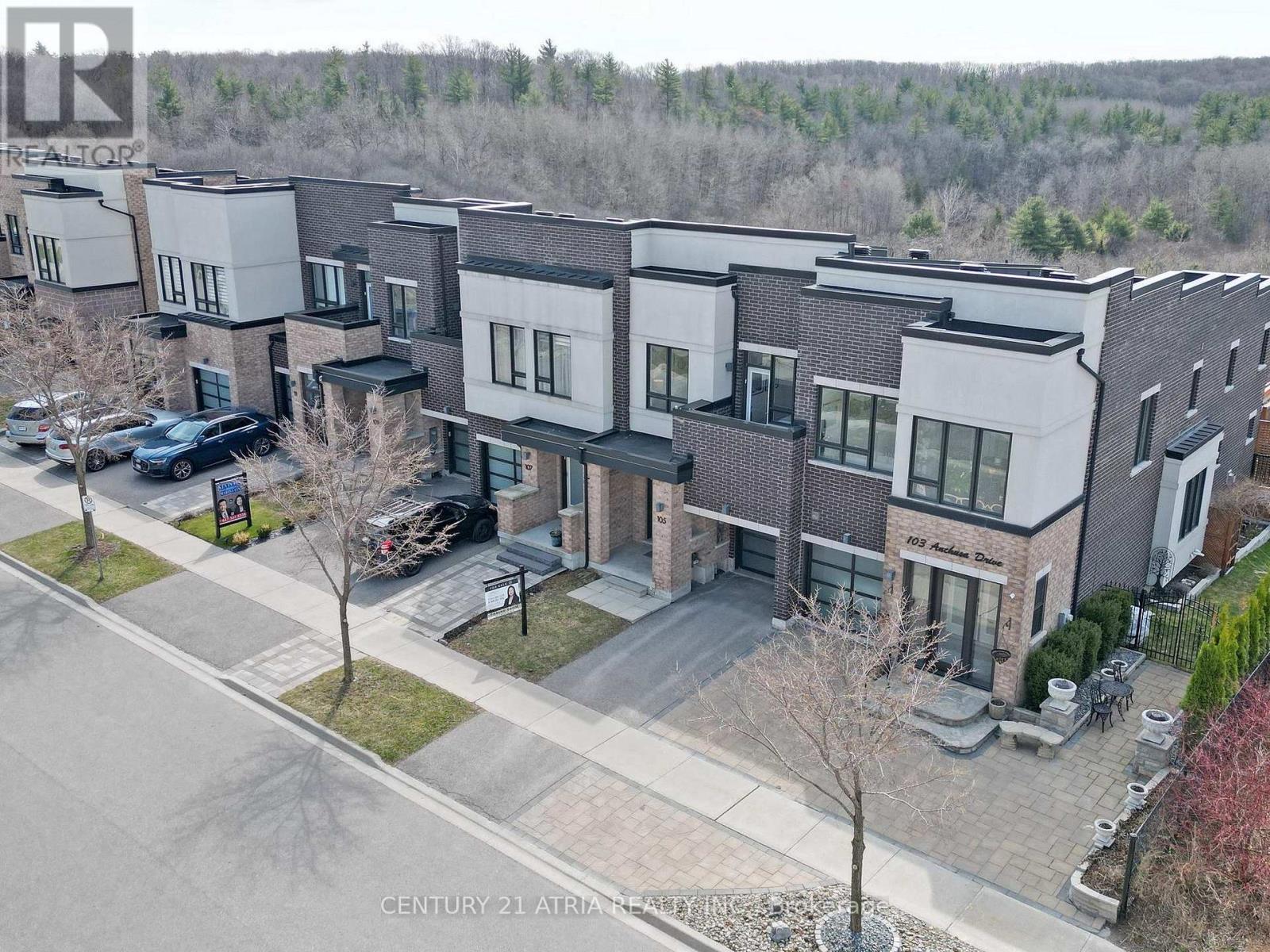 105 Anchusa Drive, Richmond Hill, ON - Outdoor