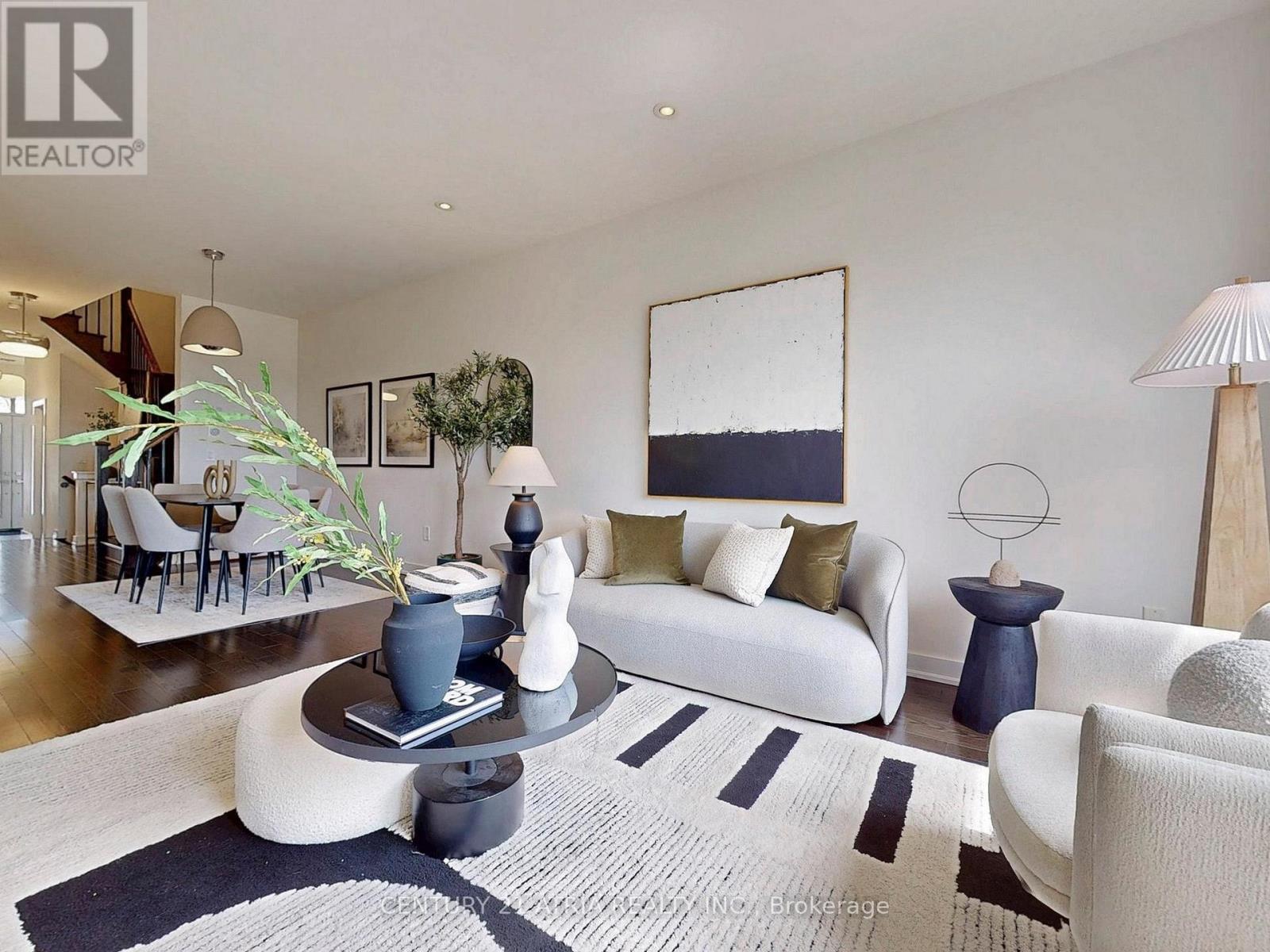 105 Anchusa Drive, Richmond Hill, ON - Indoor Photo Showing Living Room