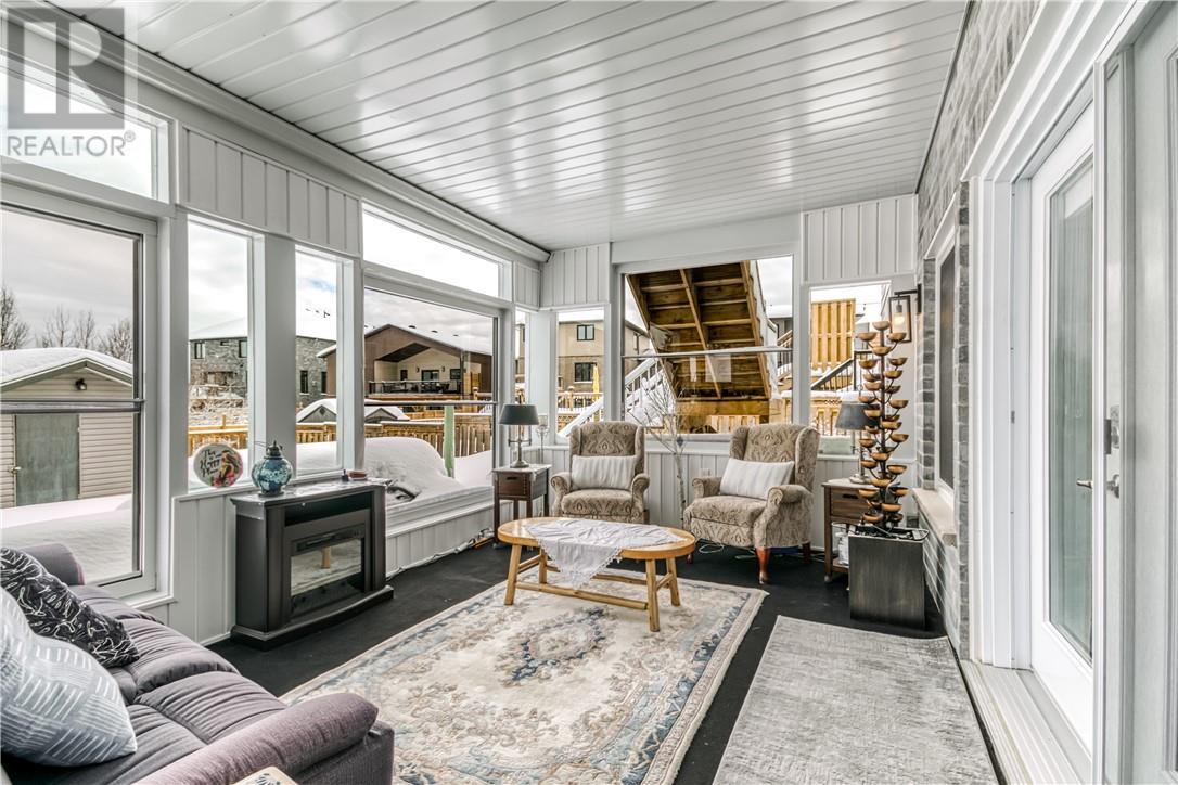 22 Teravista Way, Sudbury, ON - Indoor Photo Showing Living Room