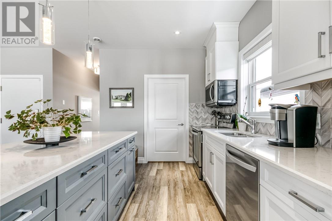22 Teravista Way, Sudbury, ON - Indoor Photo Showing Kitchen With Double Sink With Upgraded Kitchen