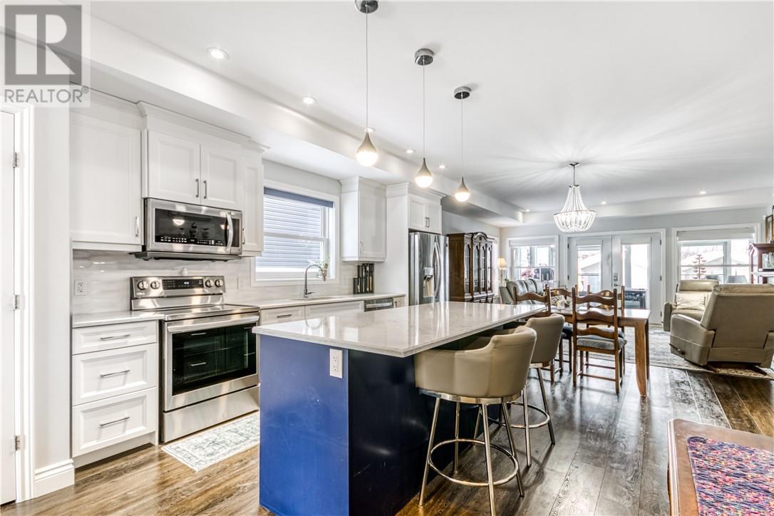 22 Teravista Way, Sudbury, ON - Indoor Photo Showing Kitchen With Upgraded Kitchen