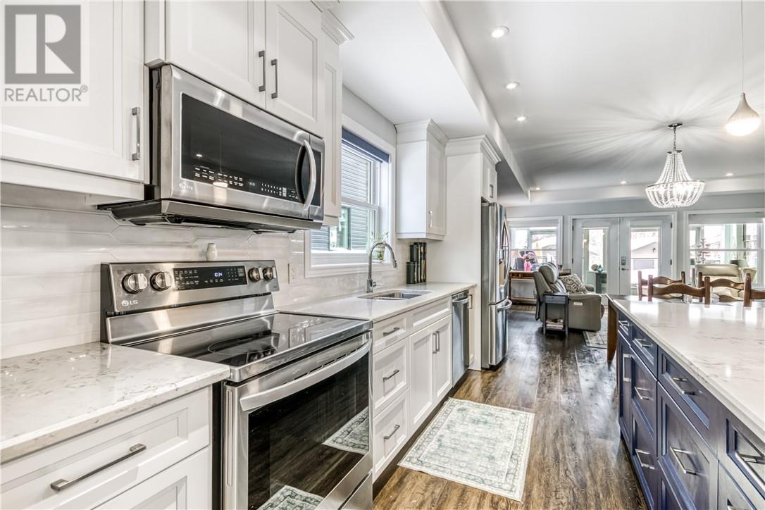 22 Teravista Way, Sudbury, ON - Indoor Photo Showing Kitchen With Upgraded Kitchen