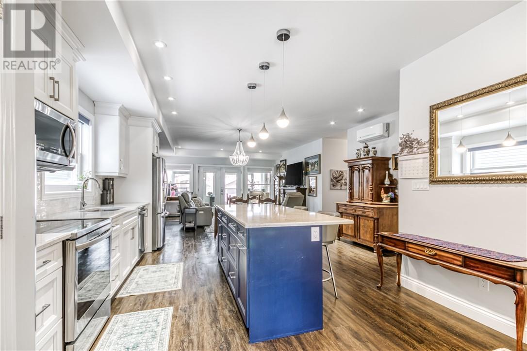 22 Teravista Way, Sudbury, ON - Indoor Photo Showing Kitchen With Upgraded Kitchen
