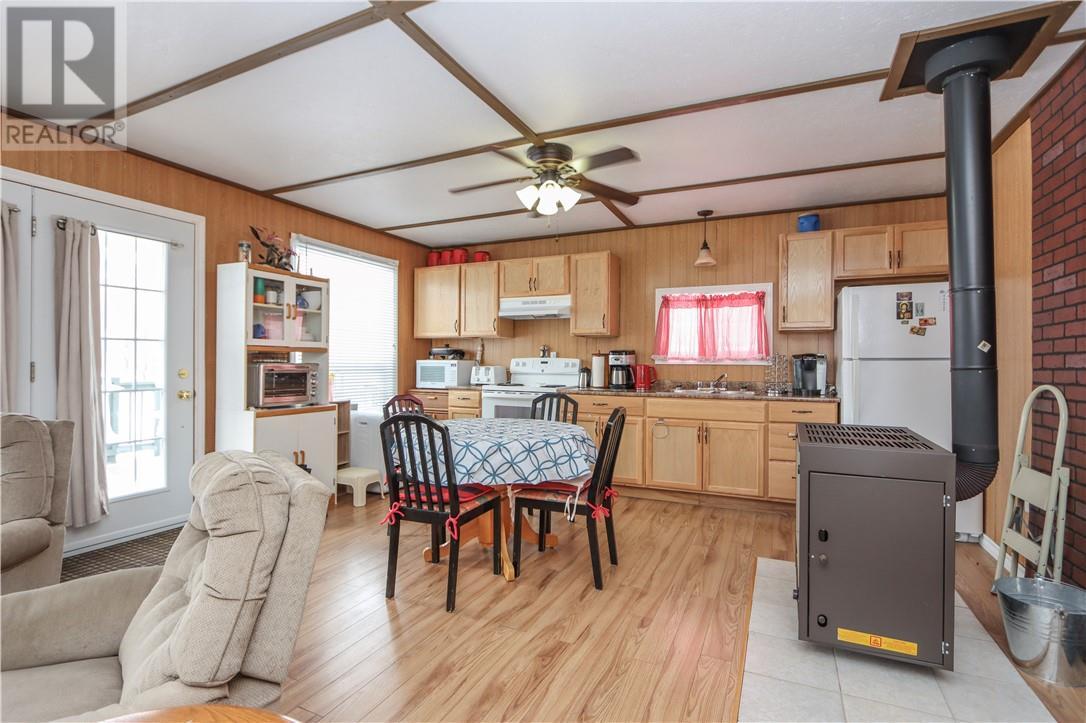 523 River Road, Massey, ON