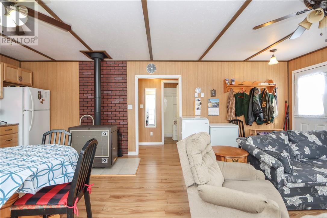 523 River Road, Massey, ON