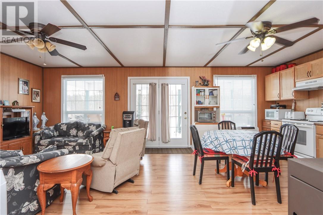 523 River Road, Massey, ON