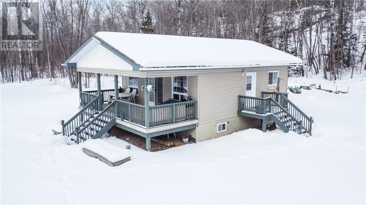 523 River Road, Massey, ON