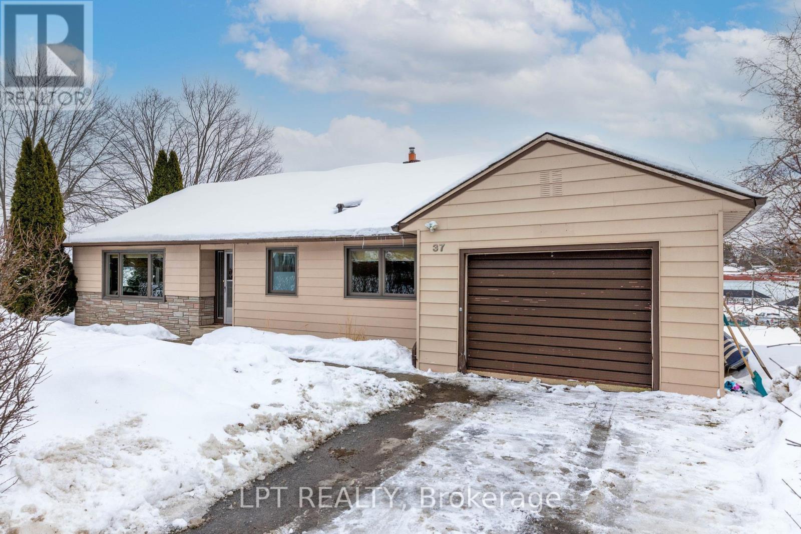Welcome Home To 37 Malone Road! - 37 Malone Road, Georgina, ON - Outdoor