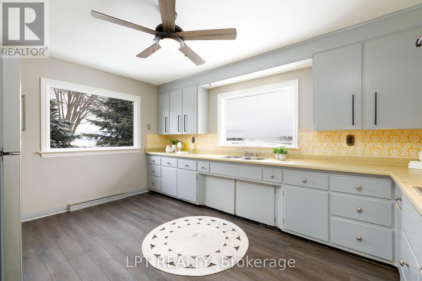 Bright & Cheerful Kitchen - 37 Malone Road, Georgina, ON - Indoor Photo Showing Kitchen With Double Sink