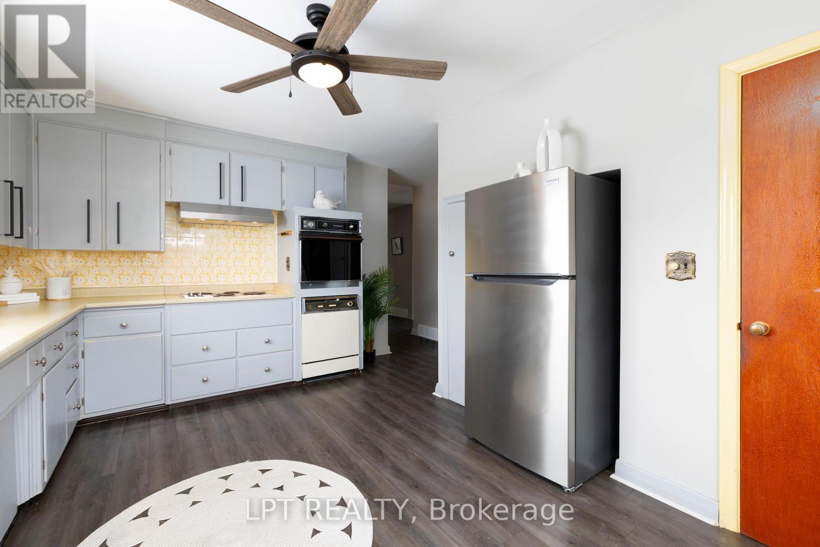 37 Malone Road, Georgina, ON - Indoor Photo Showing Kitchen
