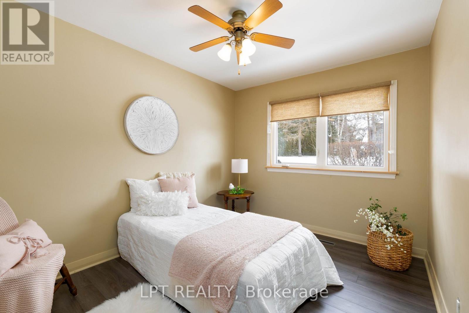 3rd Bedroom - 37 Malone Road, Georgina, ON - Indoor Photo Showing Bedroom