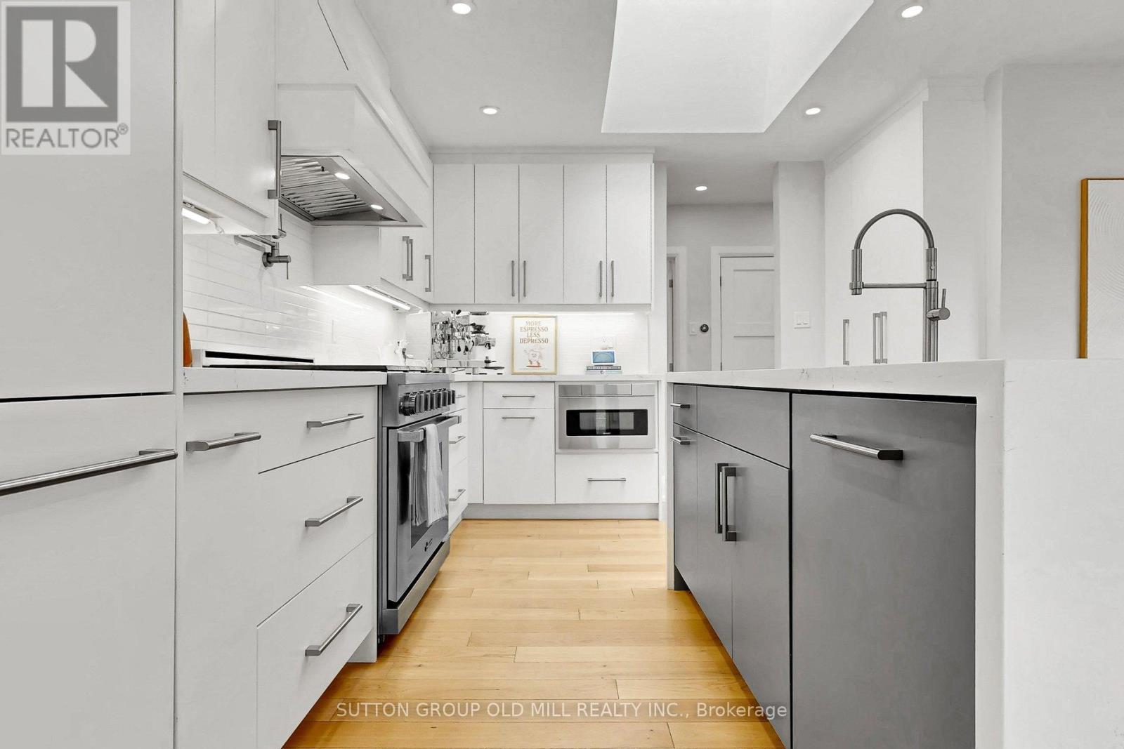 1 Farningham Crescent, Toronto, ON - Indoor Photo Showing Kitchen