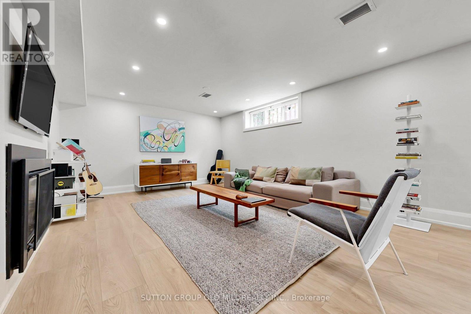 1 Farningham Crescent, Toronto, ON - Indoor