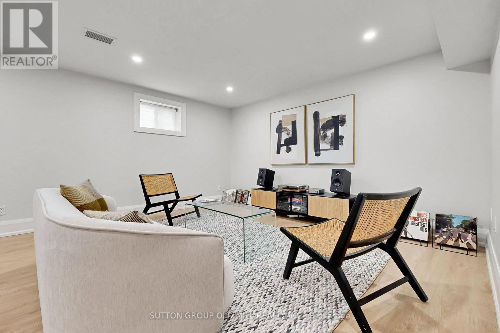 1 Farningham Crescent, Toronto, ON - Indoor