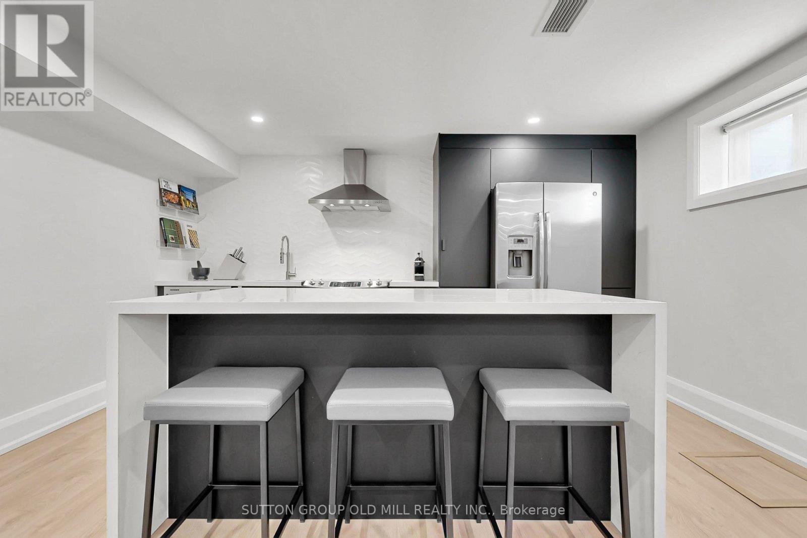 1 Farningham Crescent, Toronto, ON - Indoor