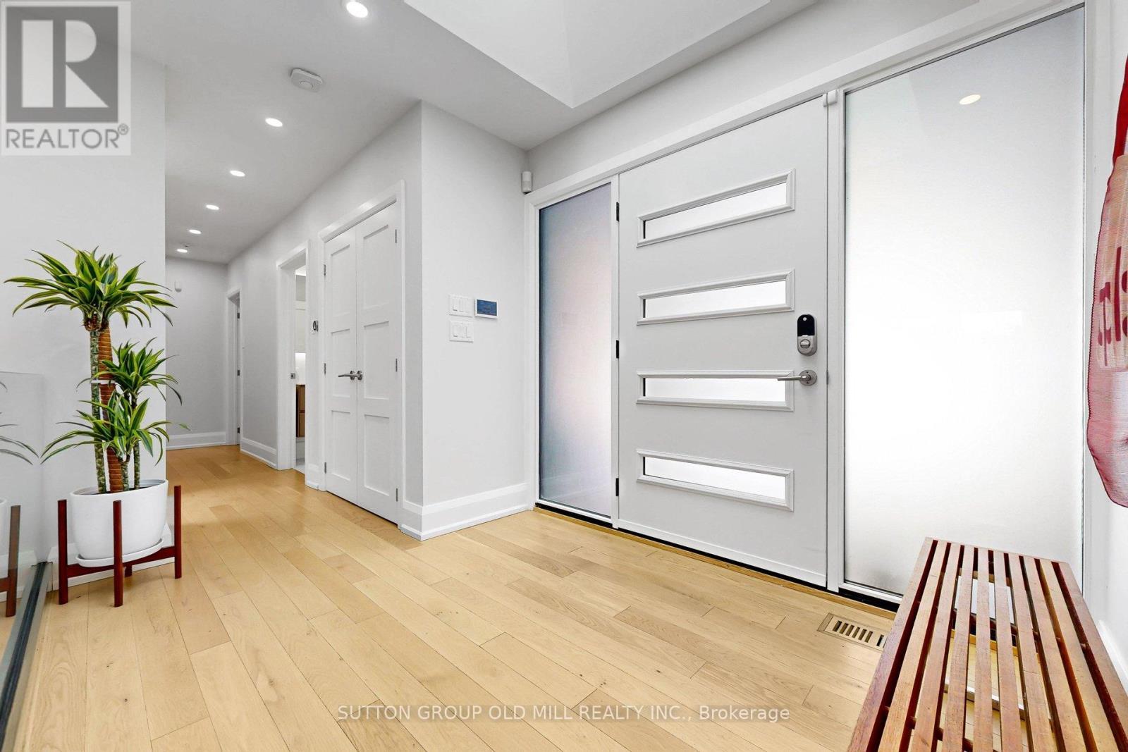 1 Farningham Crescent, Toronto, ON - Indoor Photo Showing Other Room