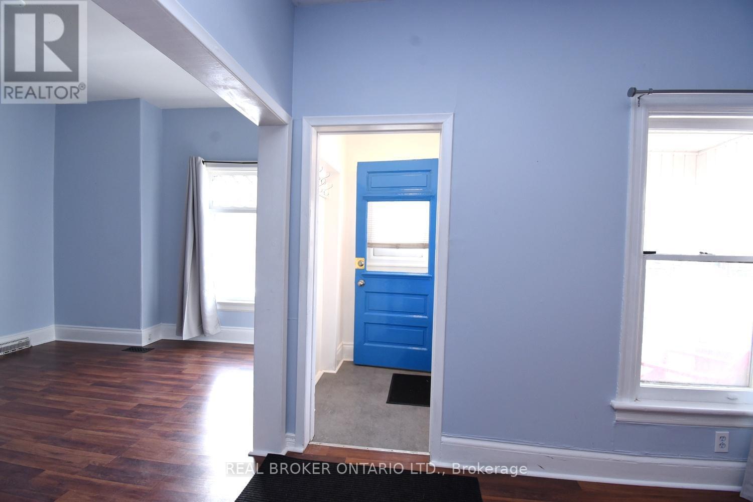 Foyer - 261 Prospect Street S, Hamilton, ON - Indoor Photo Showing Other Room