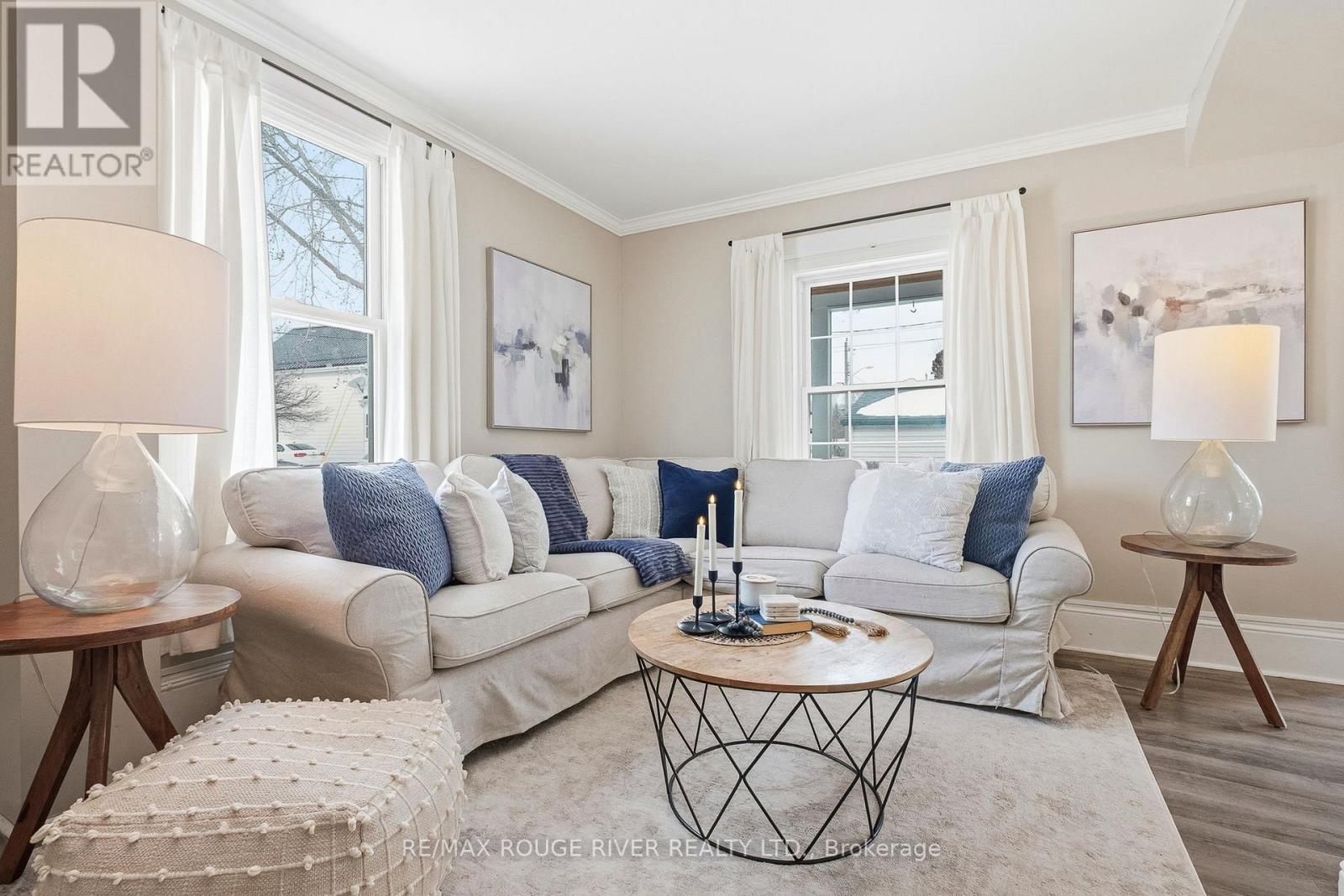 191 Blake Street, Cobourg, ON - Indoor Photo Showing Living Room