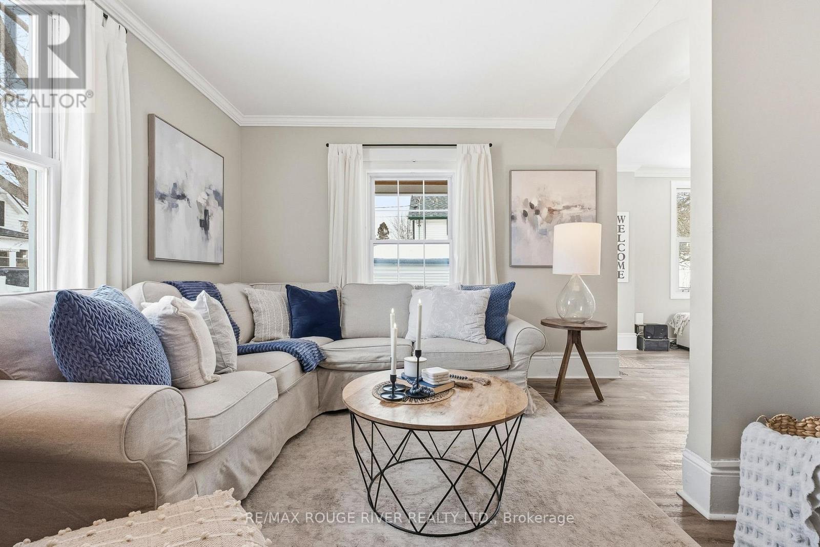 191 Blake Street, Cobourg, ON - Indoor Photo Showing Living Room