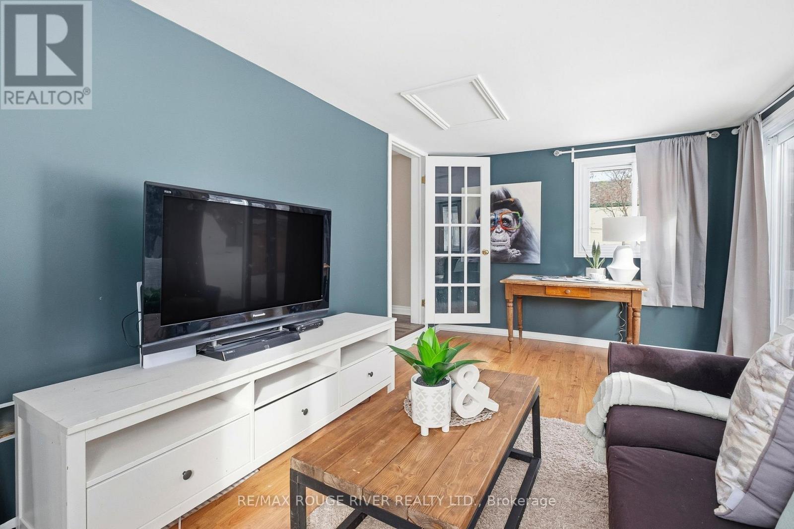 191 Blake Street, Cobourg, ON - Indoor Photo Showing Living Room