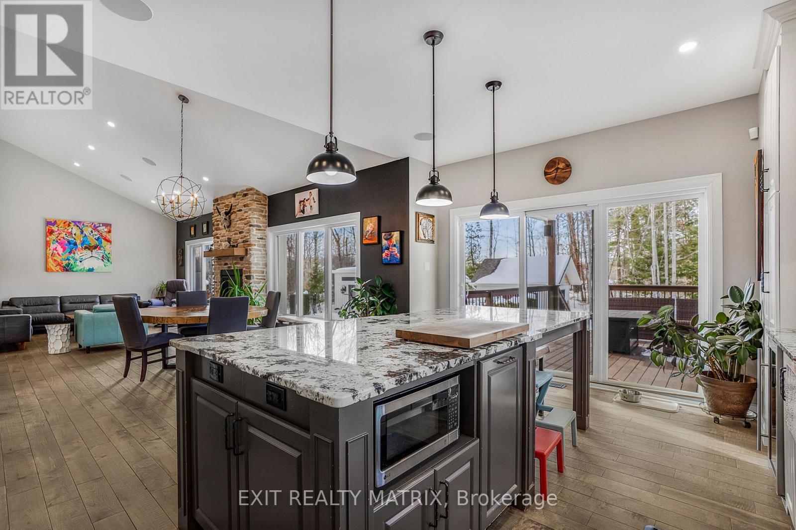 58 De La Seigneurie Street, Champlain, ON - Indoor Photo Showing Kitchen With Upgraded Kitchen