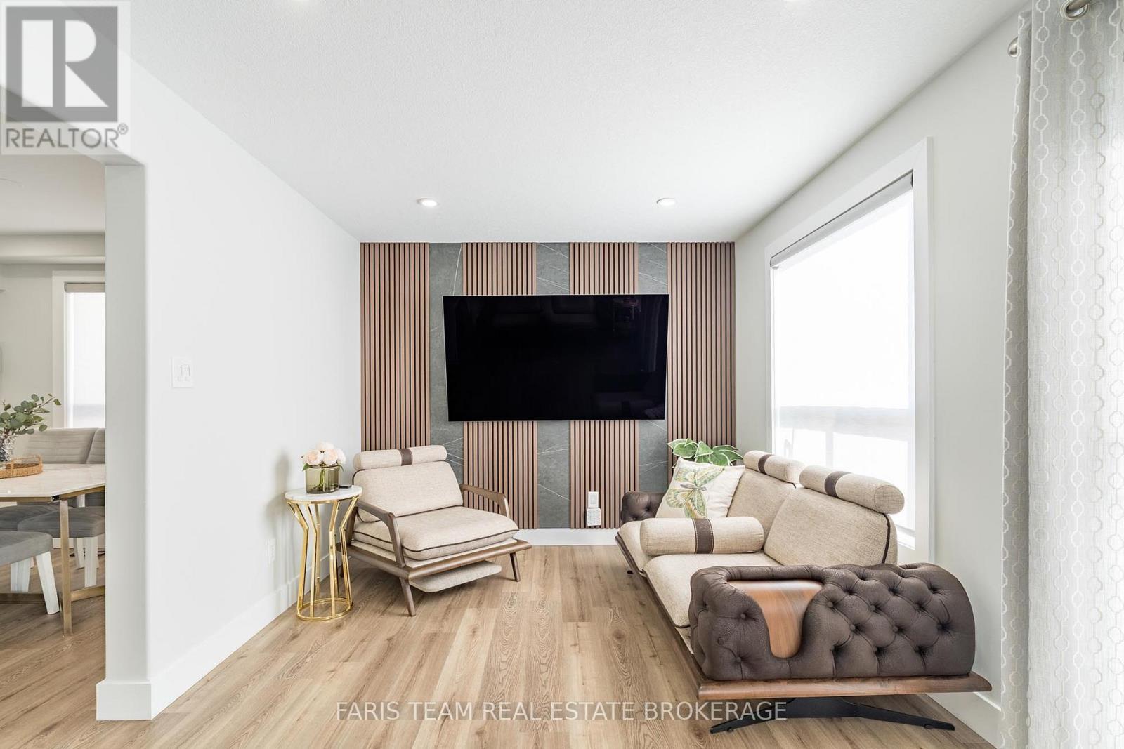 81 Wallace Street, New Tecumseth, ON - Indoor Photo Showing Other Room