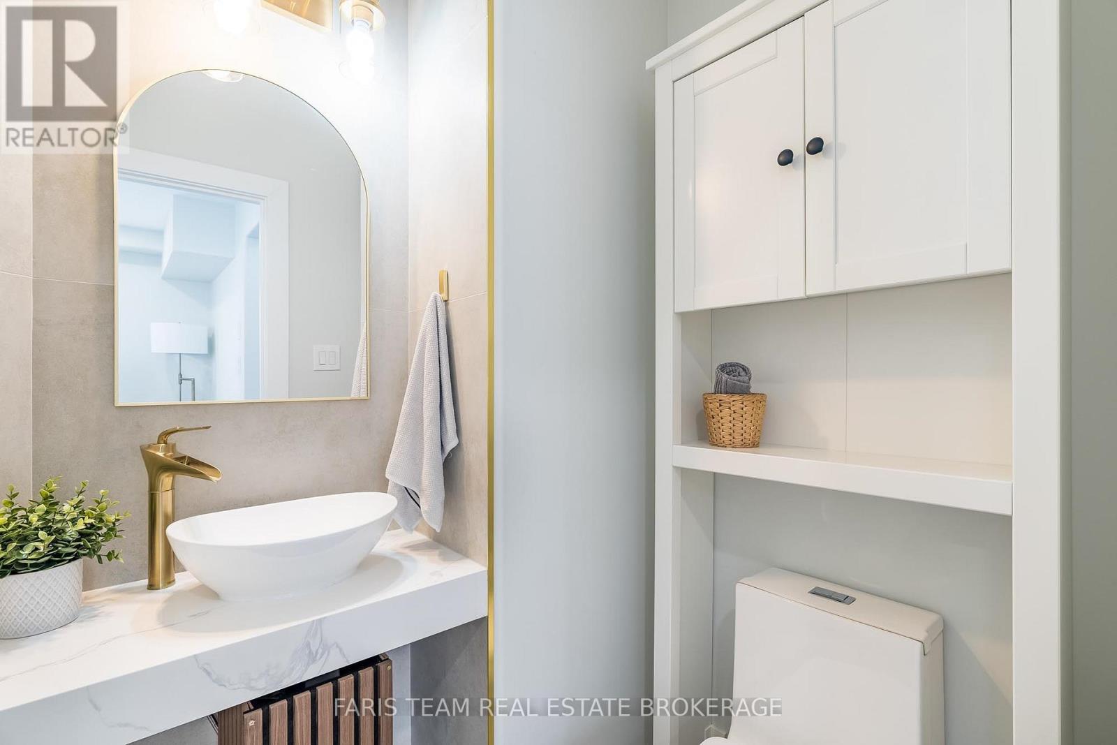 81 Wallace Street, New Tecumseth, ON - Indoor Photo Showing Bathroom
