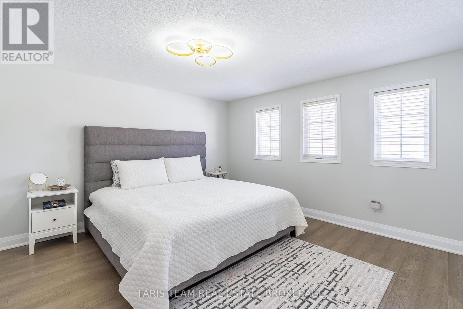 81 Wallace Street, New Tecumseth, ON - Indoor Photo Showing Bedroom