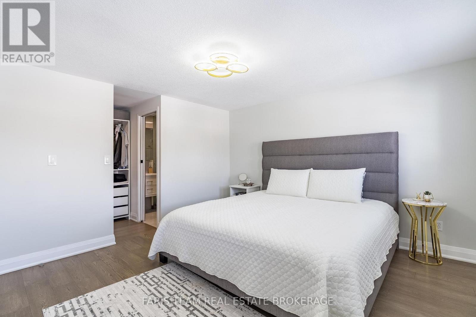 81 Wallace Street, New Tecumseth, ON - Indoor Photo Showing Bedroom
