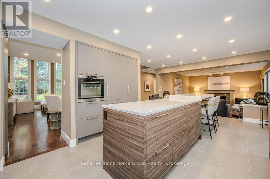 6 Cummings Court, Guelph (Pineridge/Westminster Woods), ON - Indoor Photo Showing Kitchen With Upgraded Kitchen