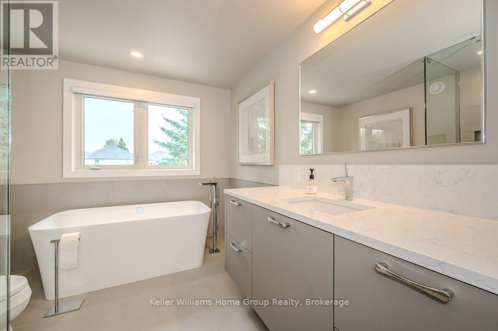 6 Cummings Court, Guelph (Pineridge/Westminster Woods), ON - Indoor Photo Showing Bathroom