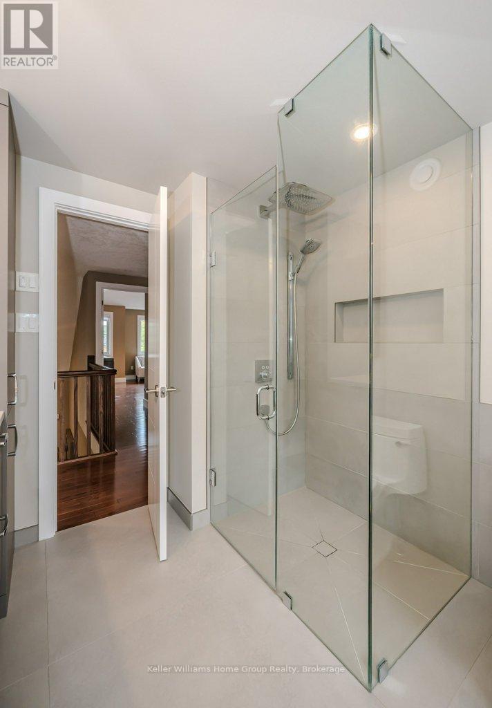 6 Cummings Court, Guelph (Pineridge/Westminster Woods), ON - Indoor Photo Showing Bathroom