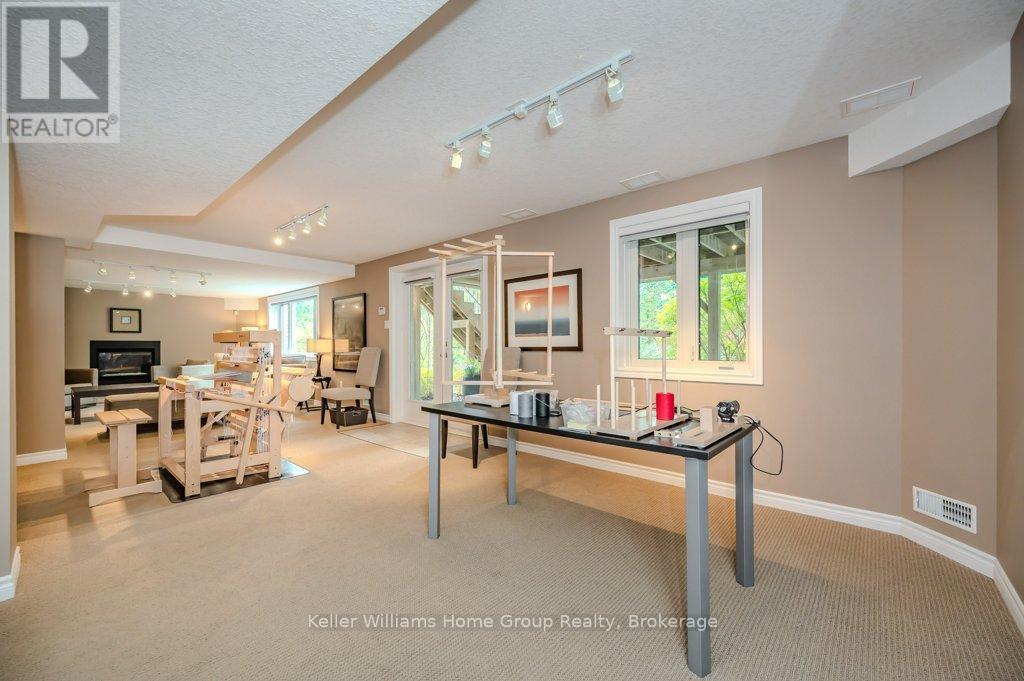 6 Cummings Court, Guelph (Pineridge/Westminster Woods), ON - Indoor Photo Showing Other Room