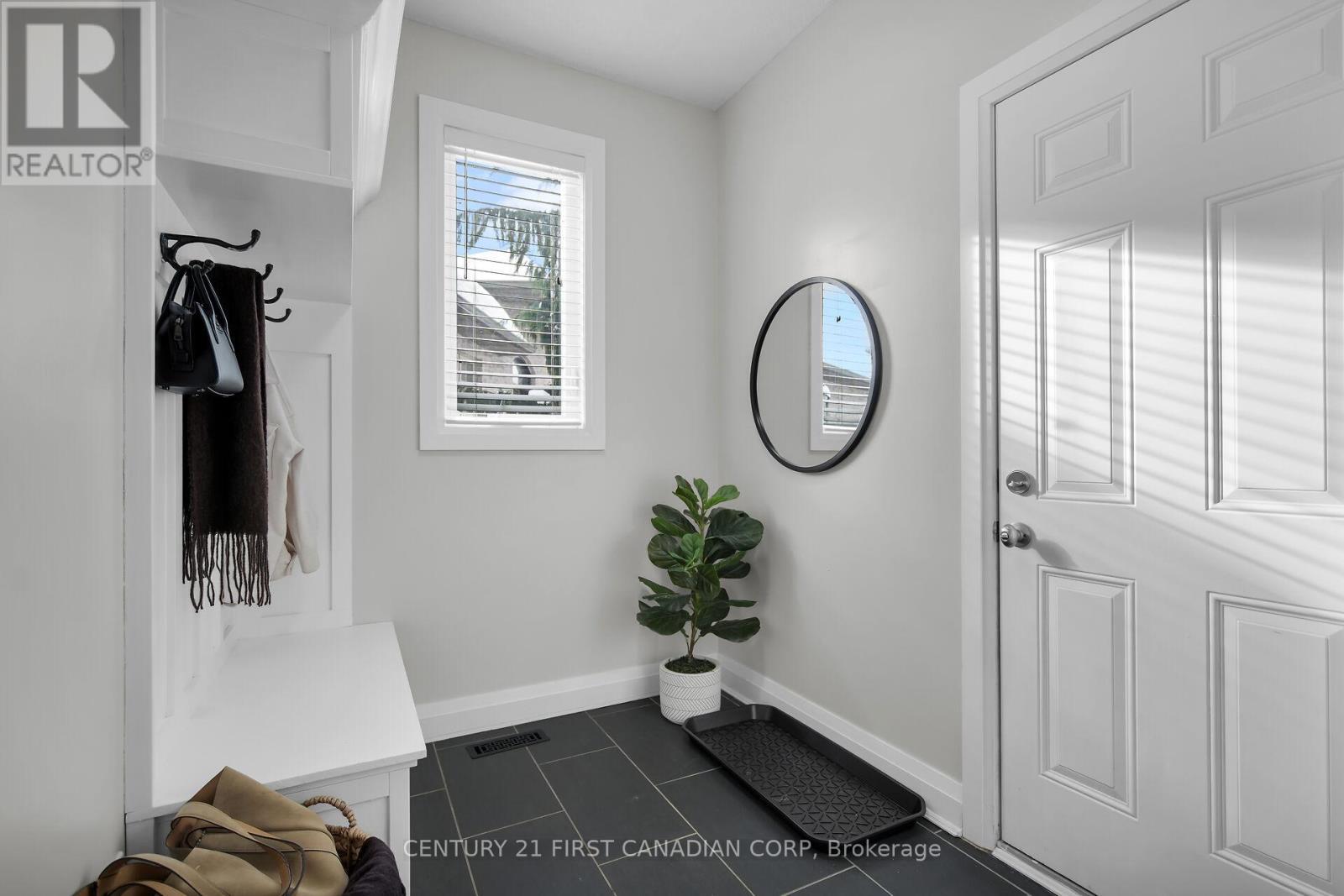 134 Staffordshire Court, London North (North L), ON - Indoor Photo Showing Other Room