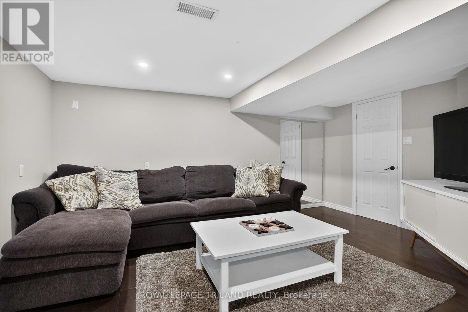 Basement: Family Room - 88 Salem Court, London South (South P), ON - Indoor