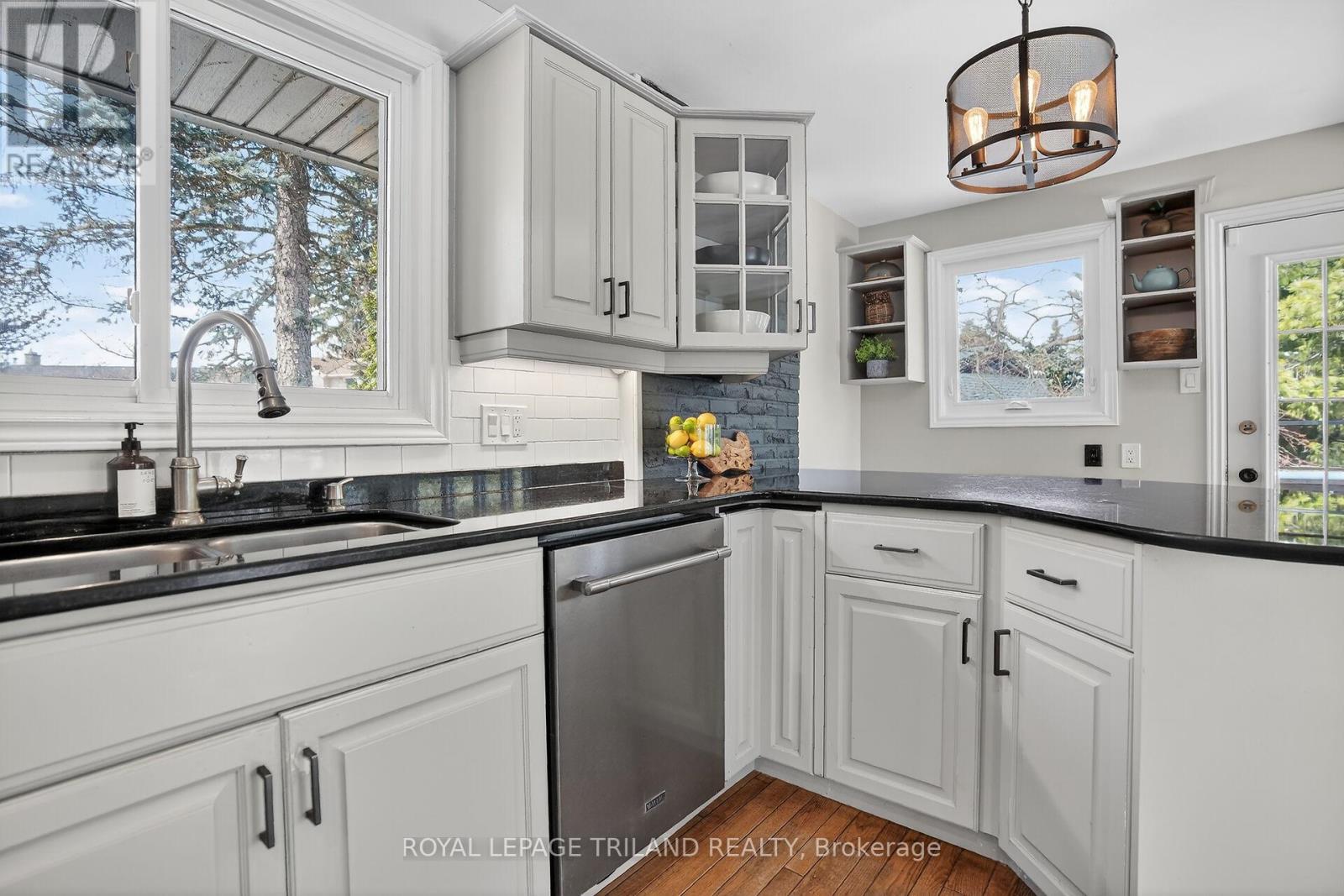 Main Floor: Kitchen - 88 Salem Court, London South (South P), ON - Indoor Photo Showing Kitchen With Double Sink