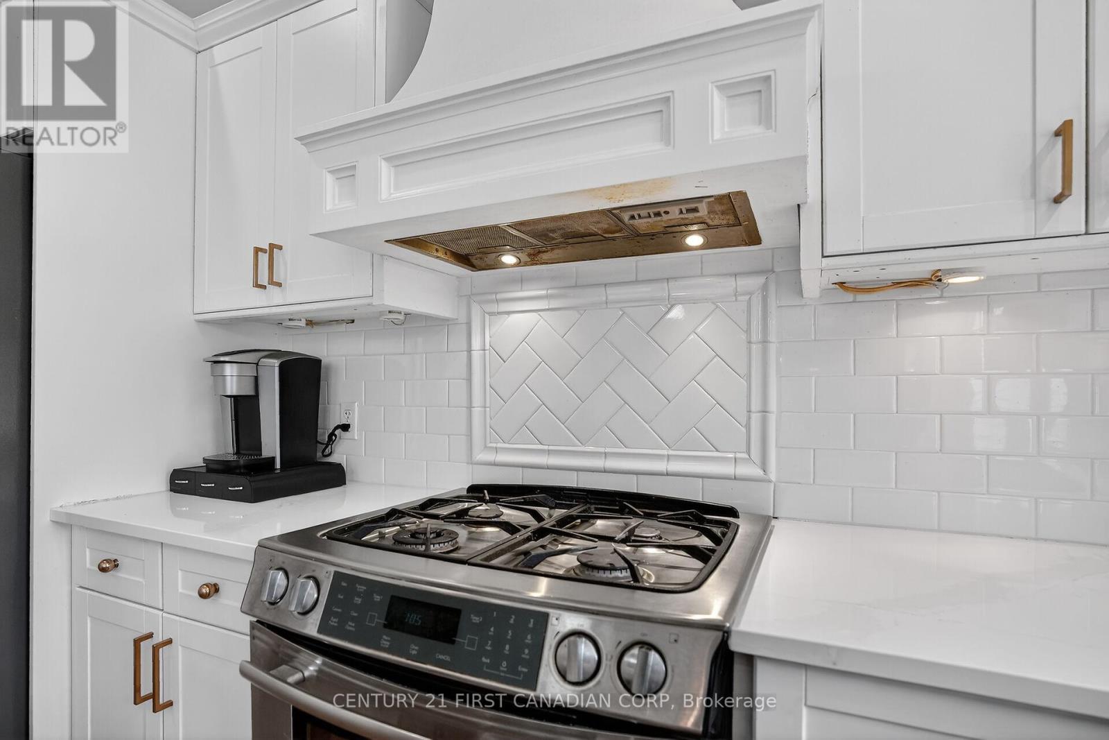 1983 Quarrier Road, London North (North R), ON - Indoor Photo Showing Kitchen
