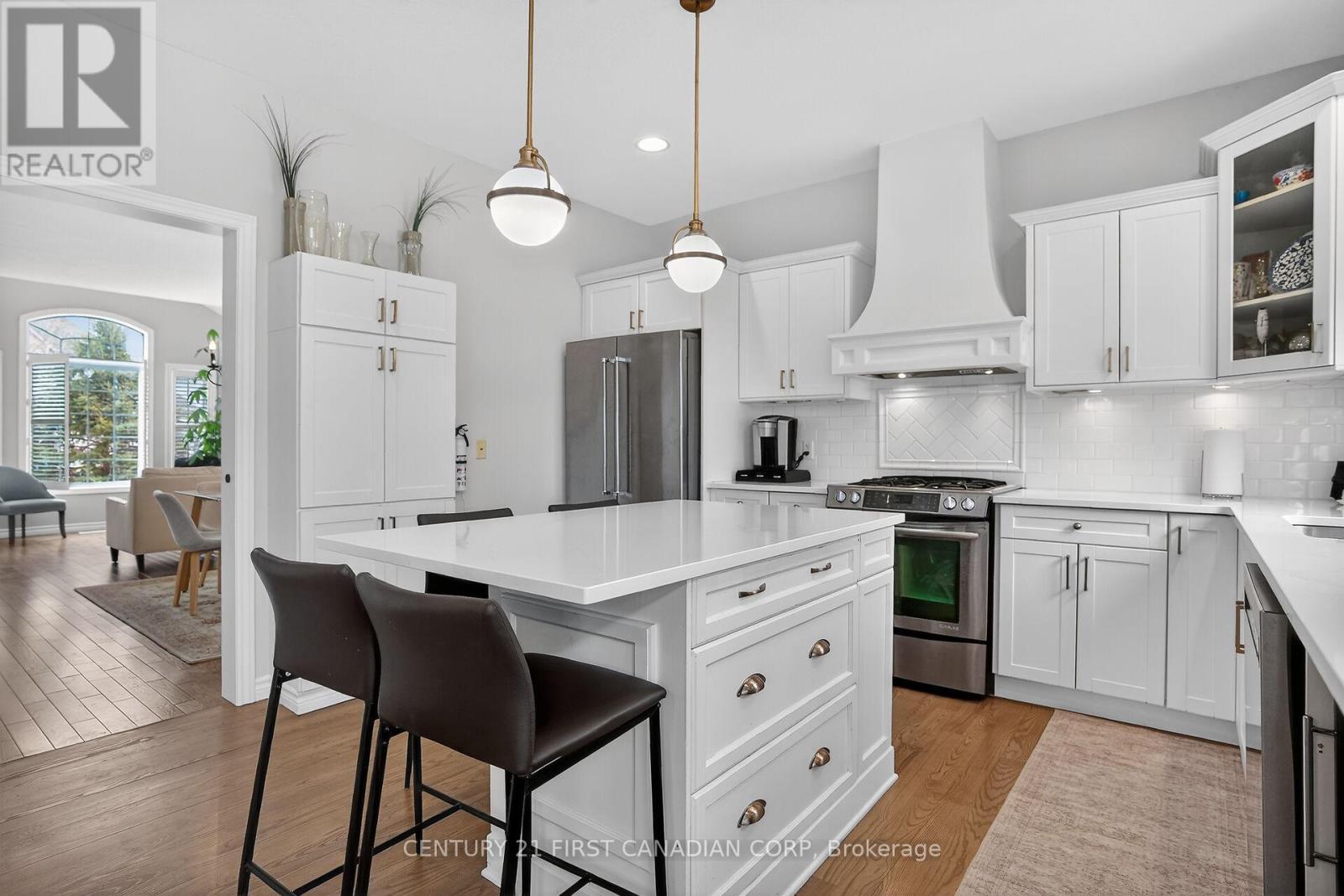 1983 Quarrier Road, London North (North R), ON - Indoor Photo Showing Kitchen With Upgraded Kitchen