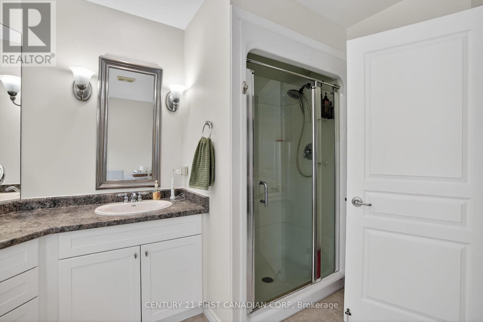 1983 Quarrier Road, London North (North R), ON - Indoor Photo Showing Bathroom