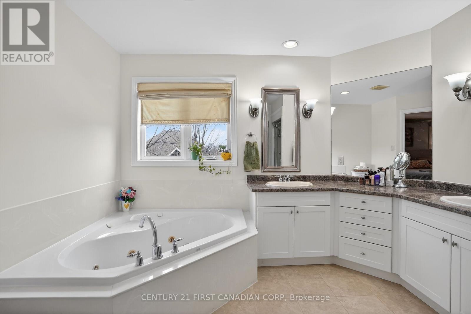 1983 Quarrier Road, London North (North R), ON - Indoor Photo Showing Bathroom