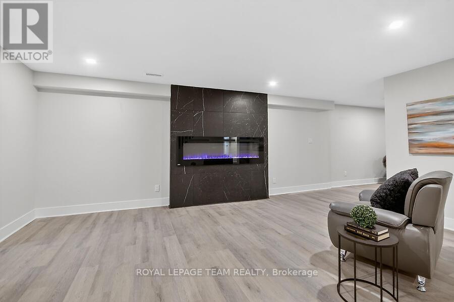 6636 Marina Drive, Ottawa, ON - Indoor