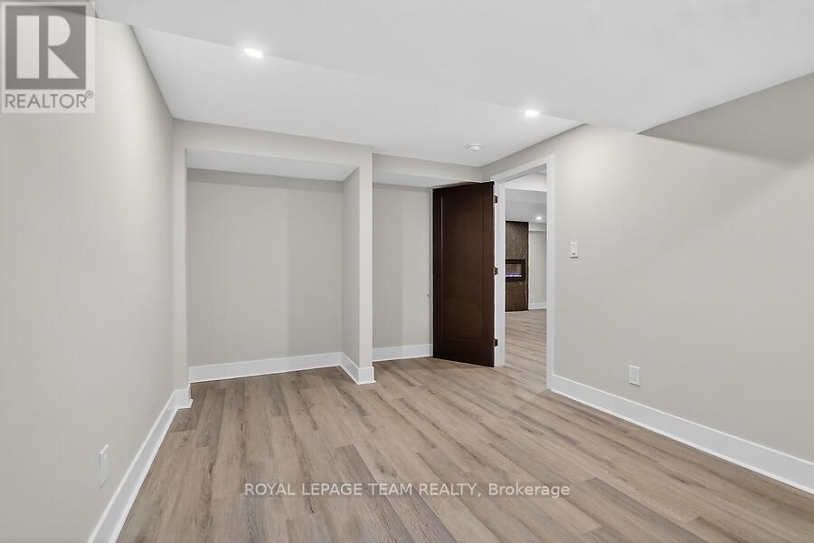 6636 Marina Drive, Ottawa, ON - Indoor Photo Showing Other Room