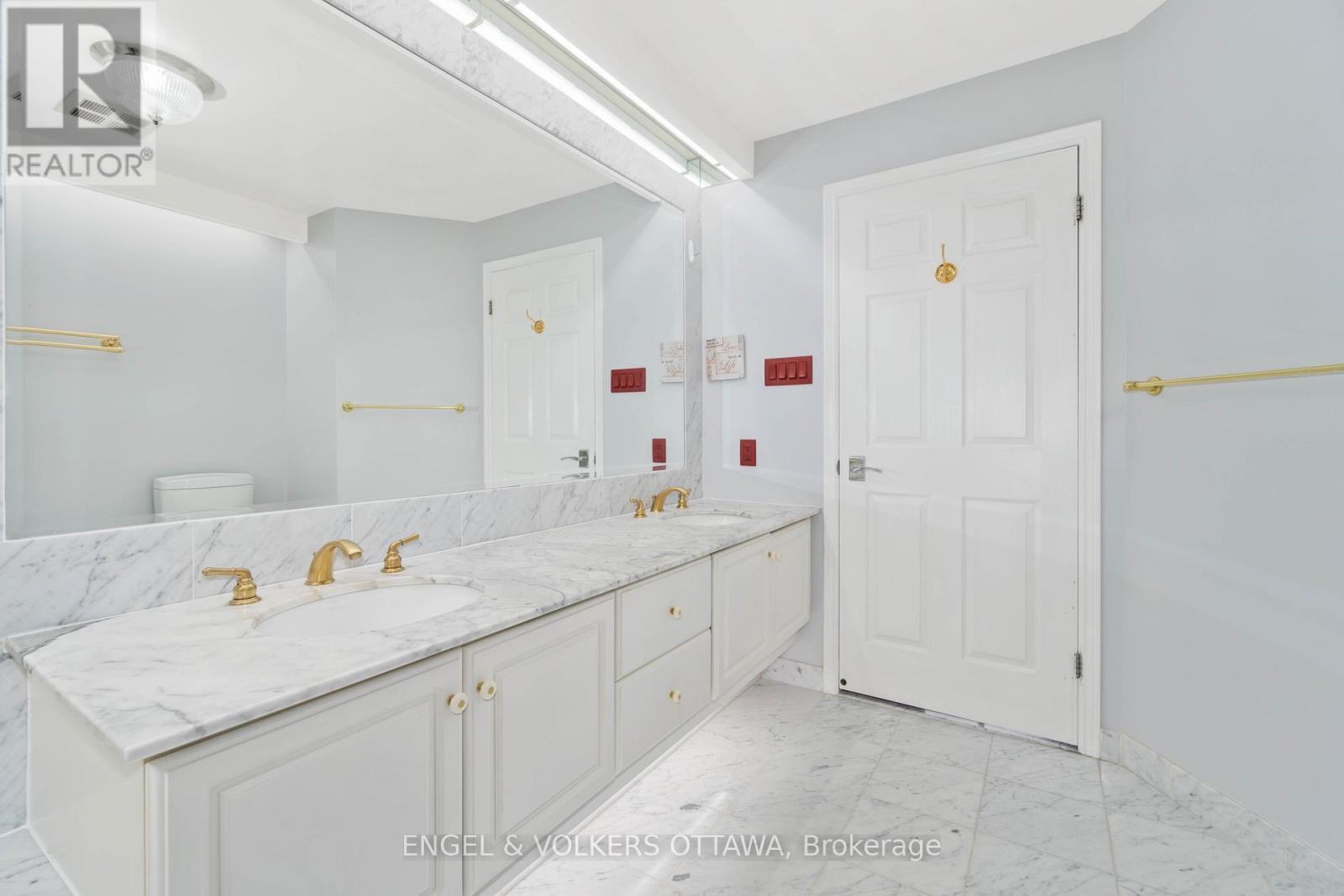 2306 - 1480 Riverside Drive, Ottawa, ON - Indoor Photo Showing Bathroom
