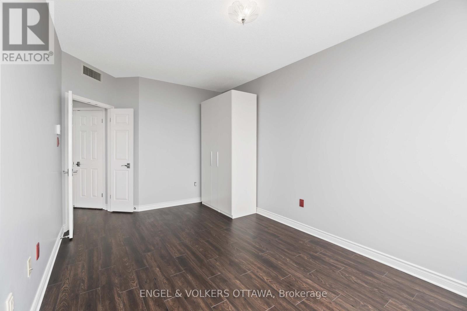 2306 - 1480 Riverside Drive, Ottawa, ON - Indoor Photo Showing Other Room