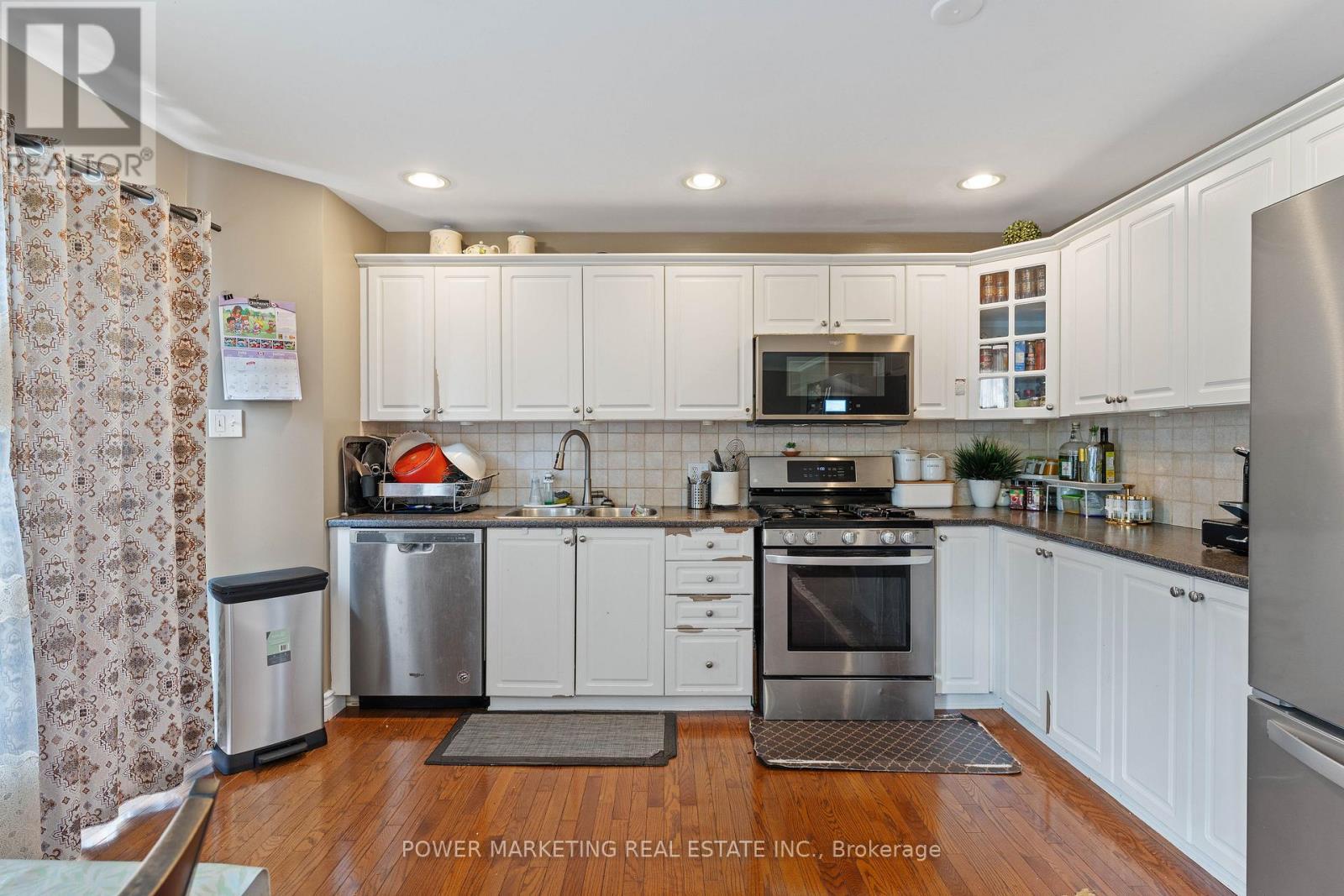 2316 Longwater Street, Ottawa, ON - Indoor Photo Showing Kitchen With Double Sink